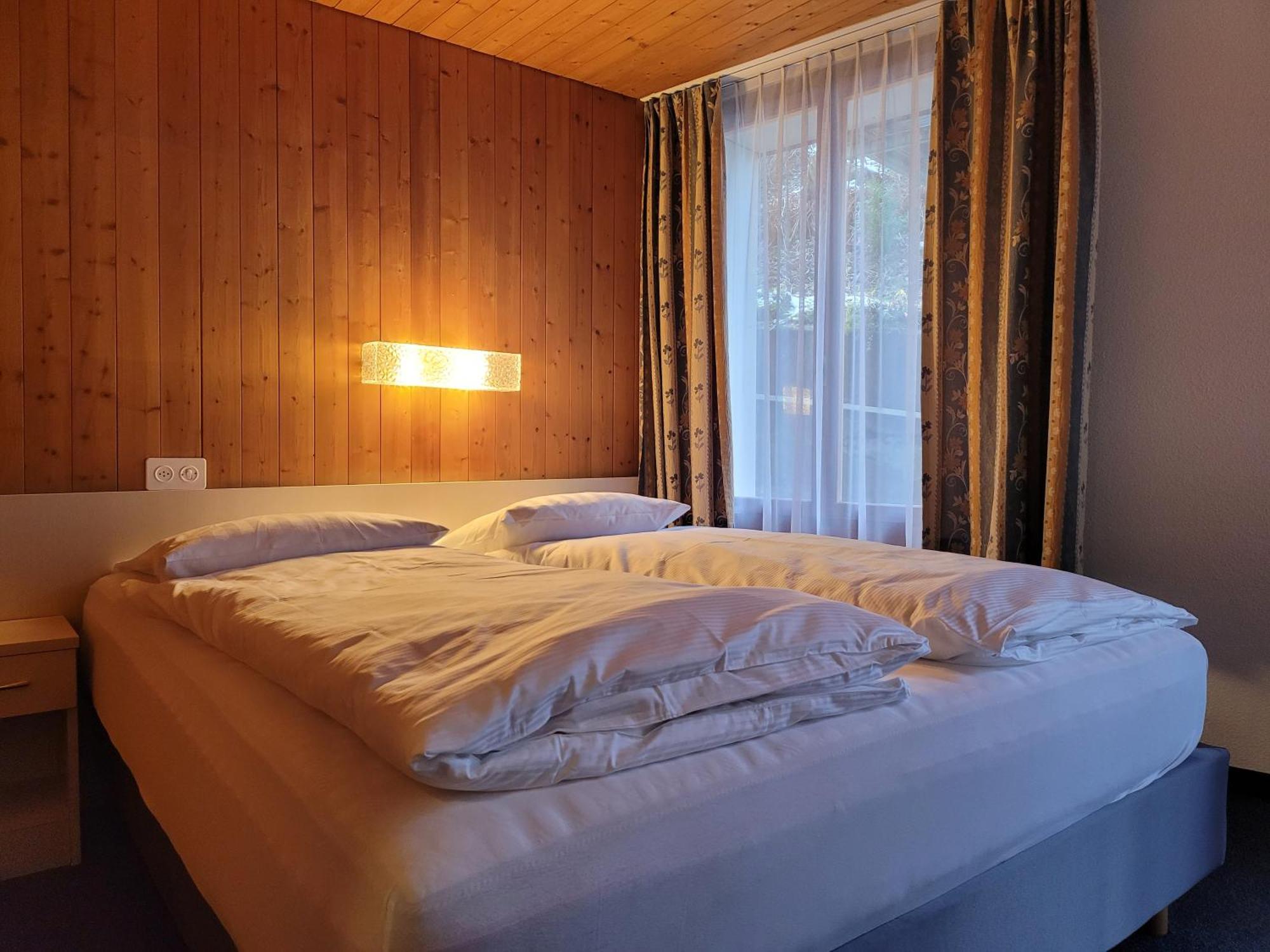Dinh Hotel 2*